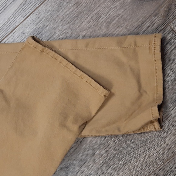 7 For All Mankind tan stretchy patch pocket high rise, crop khaki pants, size 28 - Picture 2 of 10